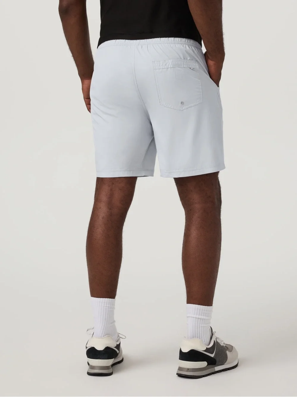 Vuori Men's Kore Short Lined 8” Sz L Mens  (Jul A-1)